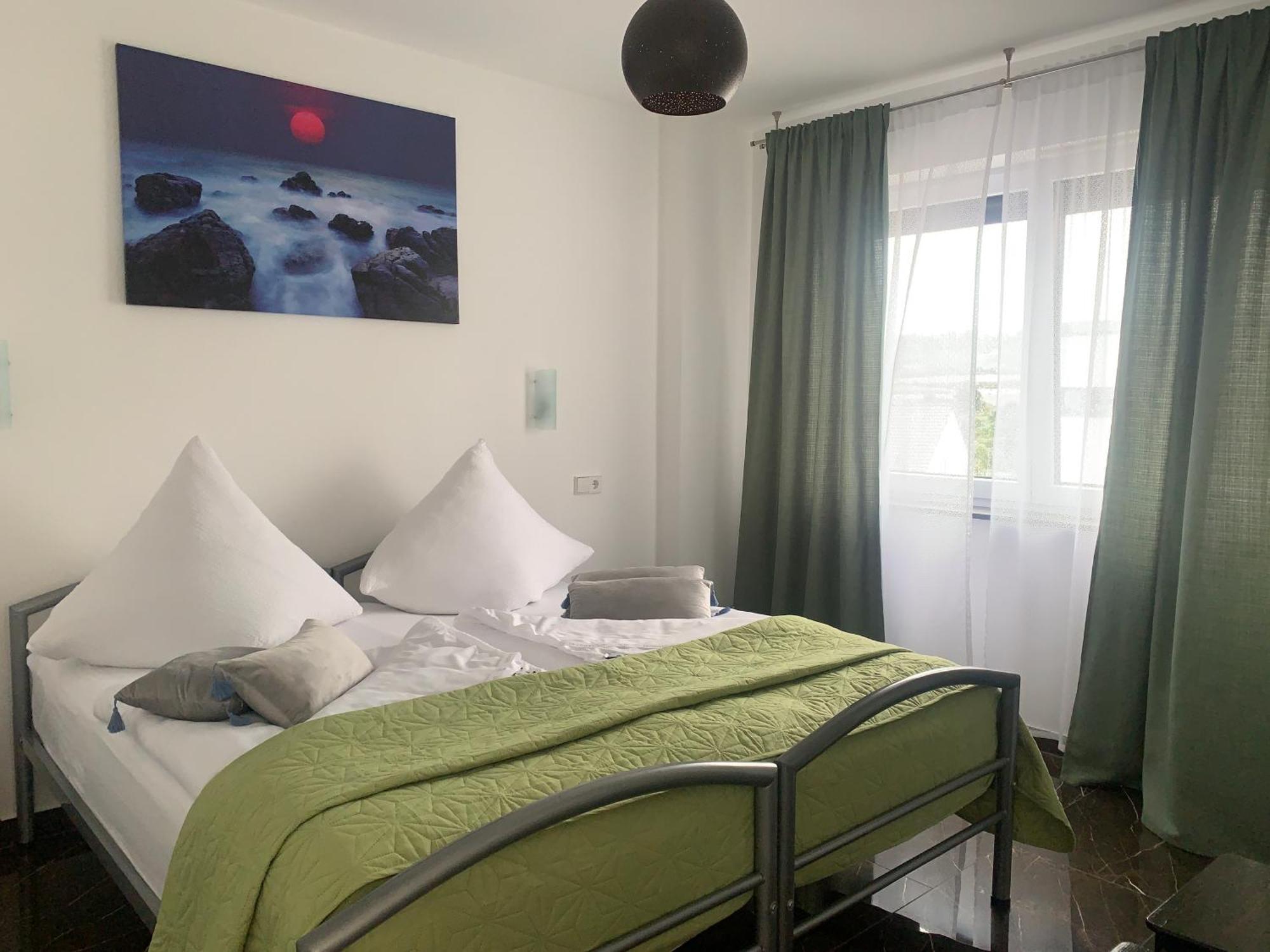 Ferienwohnung-weinstadt * Weinstadt
